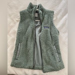 Women’s Patagonia vest, olive green/grey color
